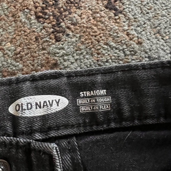 Old navy straight legged Jeans - Picture 3 of 3